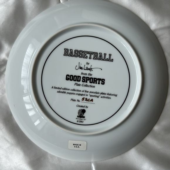 Bassetball 🏀🍽️ Jim Lamb / Good Sports - Picture 3 of 3